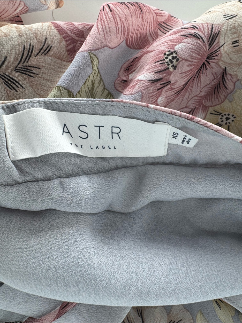 ASTR the Label Rosana Floral Tiered Ruffle Maxi Dress backless plunge - SizeXs - Picture 8 of 11